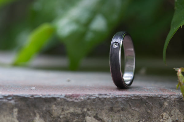 Titanium and carbon fiber ring with Swarovski (00324_4S1)
