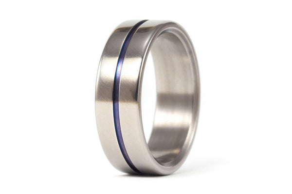 Polished titanium ring with blue anodized inlay (00016_7N)