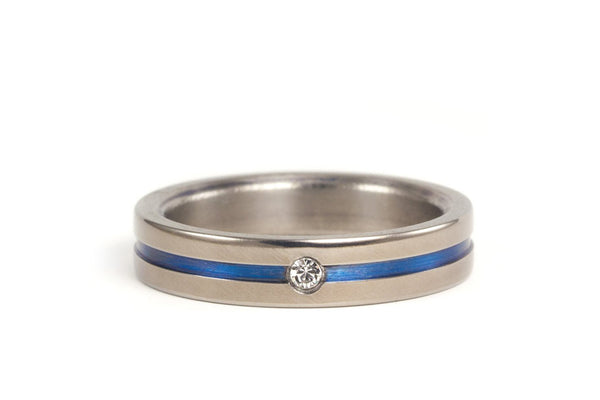 Polished titanium ring with anodized inlay and Swarovski (00016_4S1)