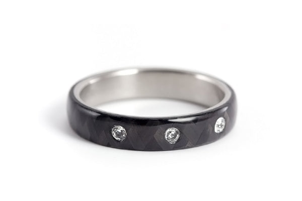 Titanium and carbon fiber ring with Swarovskis (00311_4S3_1)