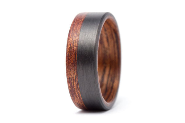 Carbon fiber and cedar bentwood ring (00404_7N)