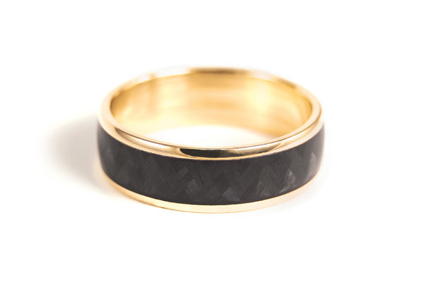 18ct yellow gold and carbon fiber wedding bands (04709_7N7N)