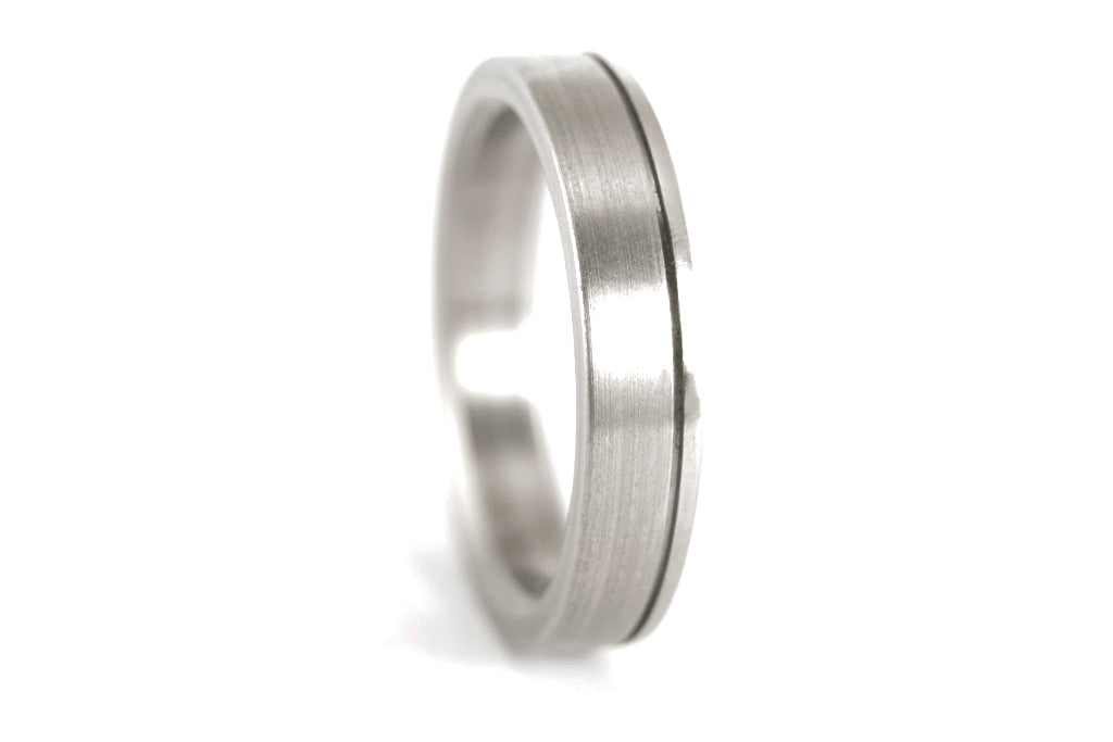 Brushed titanium ring with polished inlay (00020_4N)