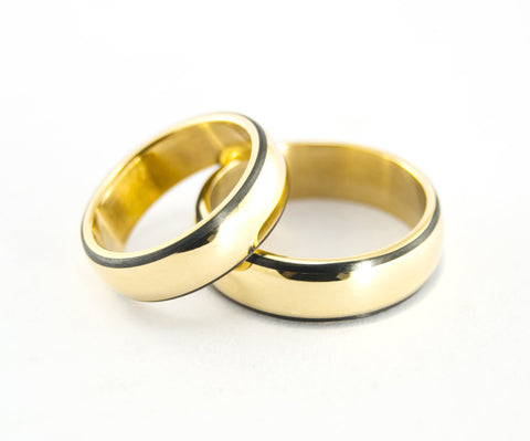 18CT gold wedding ring set with matte carbon fiber bands. Gold rounded matching wedding bands. Golden engagement rings (00510_5N5N)
