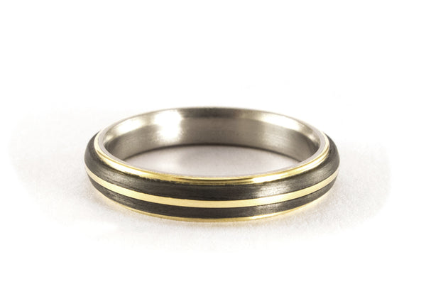 18ct gold, titanium and carbon fiber ring (00559_4N)