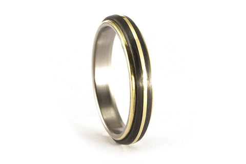 18ct gold, titanium and carbon fiber ring (00559_4N)