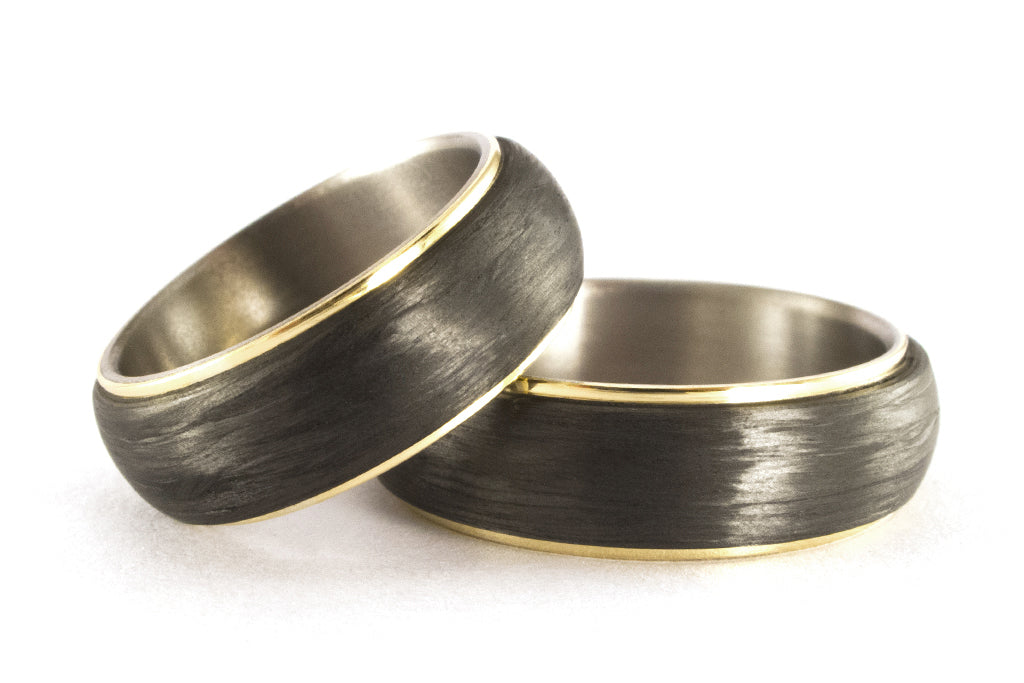 18ct yellow gold, titanium and carbon fiber wedding bands (00422_7N7N)