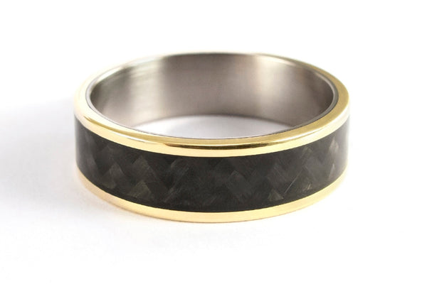 18ct gold, titanium and carbon fiber ring (04708_6N)