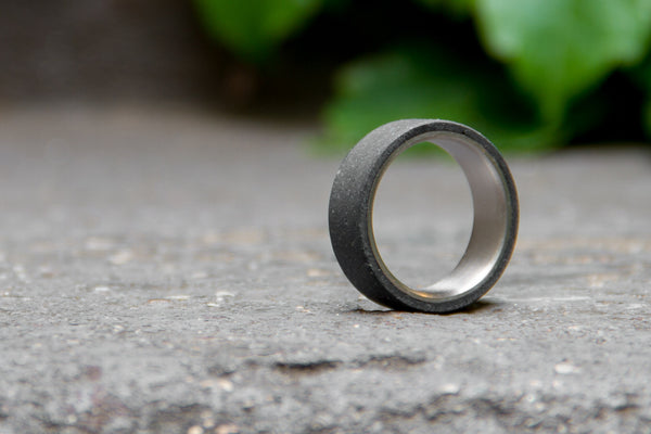 Titanium and concrete ring (00700_7N)