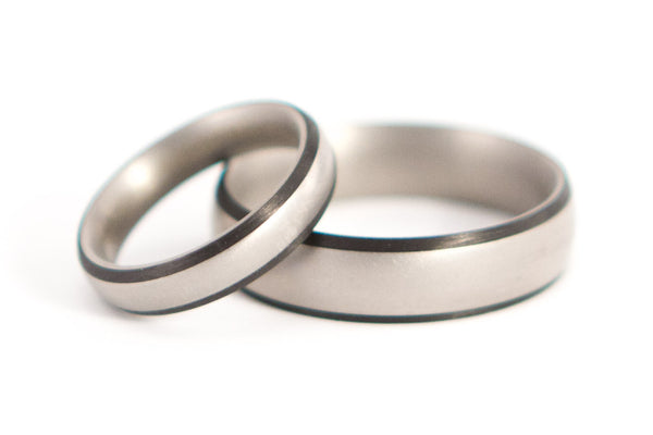 Titanium and carbon fiber wedding bands (00302_4N7N)